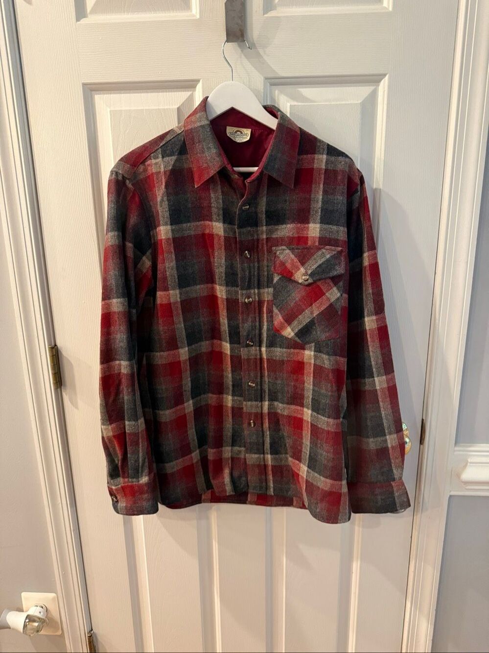 Vintage Saturday’s in California Elbow Patch Red & Gray Plaid Flannel Shirt sz L